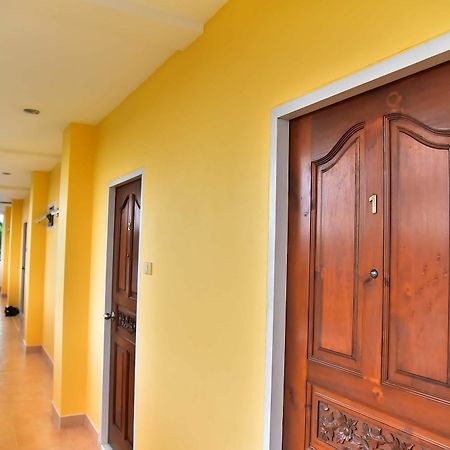 Sun Beach Guesthouse Prachuap Khiri Khan Luaran gambar